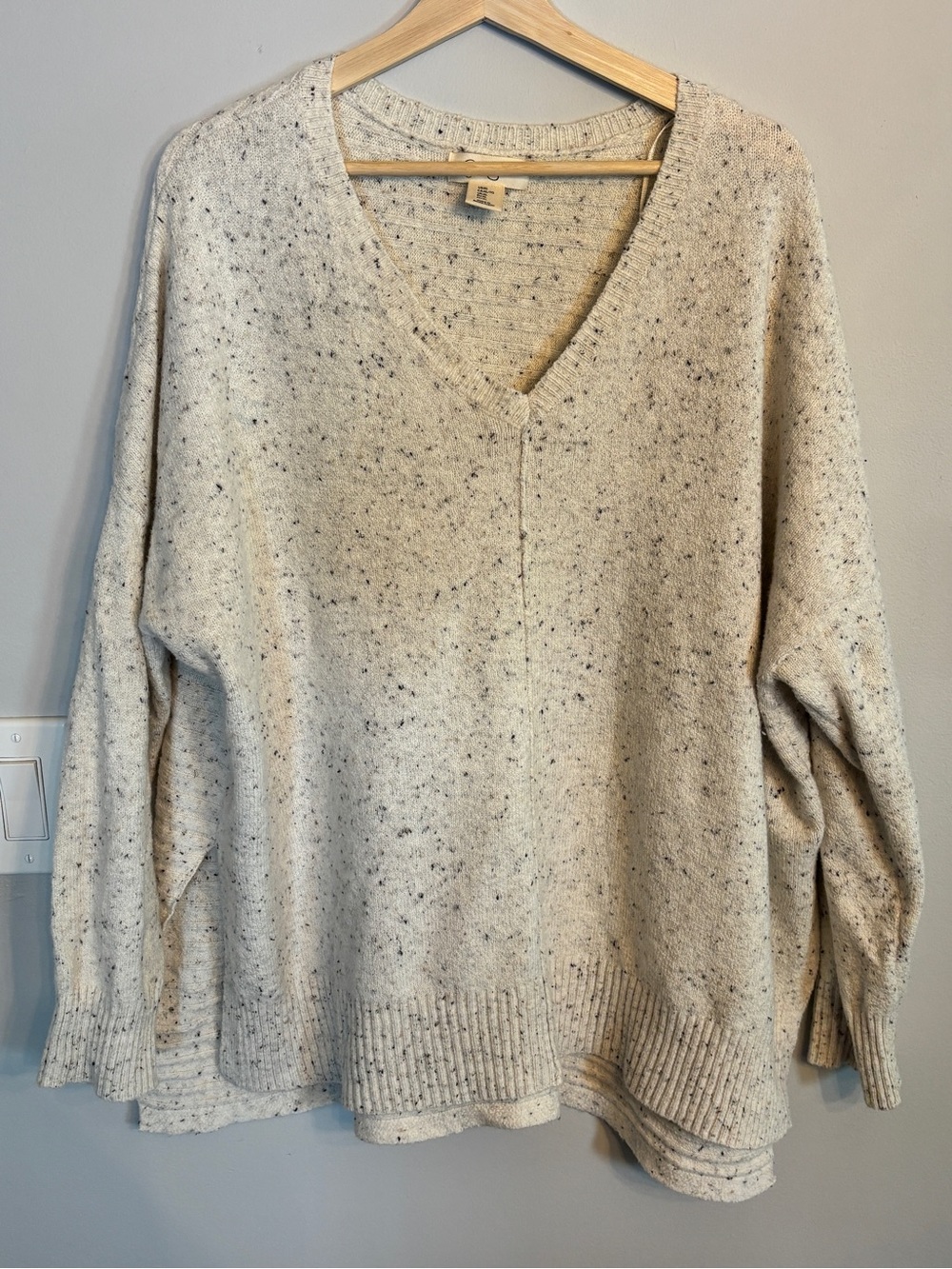 Jessica Simpson Cozy Speckled V-Neck Sweater - Cream XL